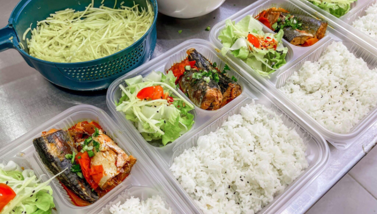 Cơm phần là gì? Những điều bạn nên biết về mô hình kinh doanh này