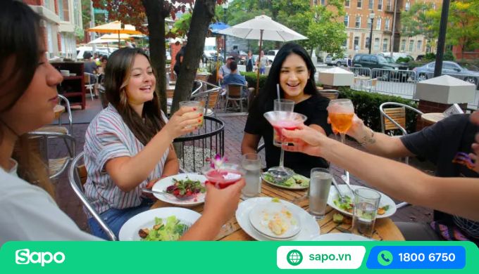 Trải nghiệm tự phục vụ tại quán