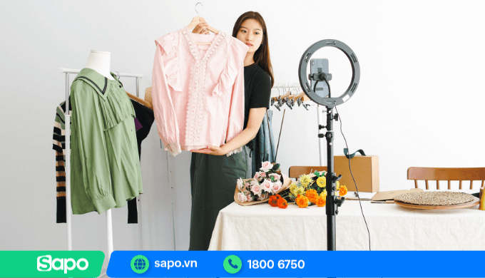 Góc decor livestream bán quần áo đẹp thu hút người xem và mua hàng hơn