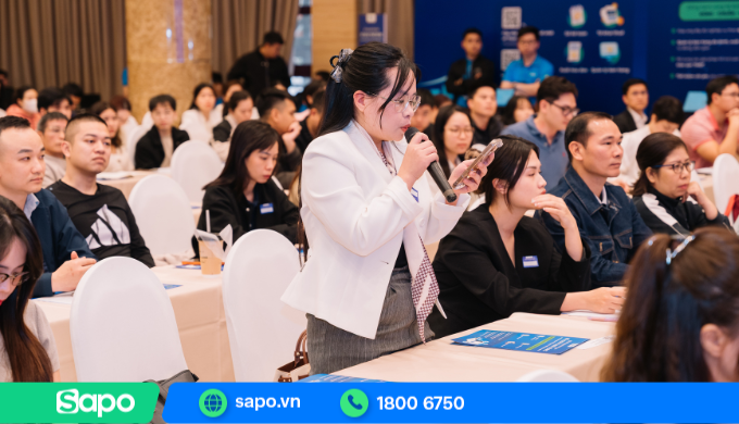 Hộ kinh doanh đặt câu hỏi cho các diễn giả