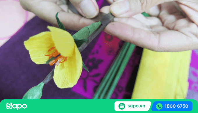 Cách làm cành hoa mai