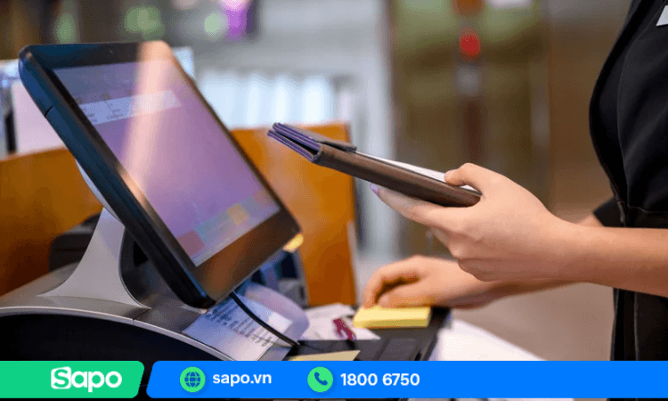 Mã QR xuất hóa đơn điện tử giảm ách tắc tại quầy thu ngân giờ cao điểm