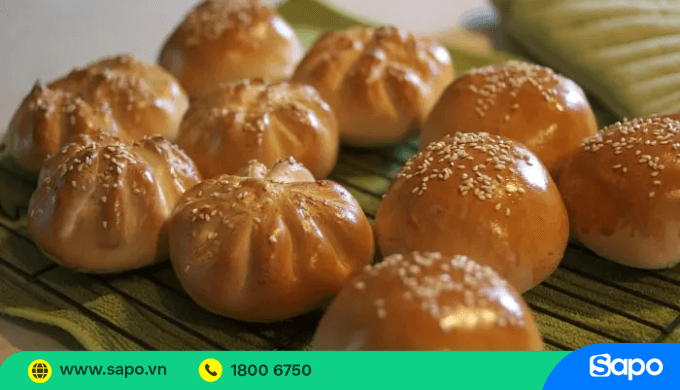 Quán ăn vặt vỉa hè các loại bánh chiên