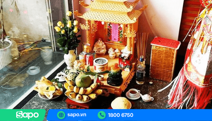 Lau dọn bàn thờ thường được thực hiện thường xuyên, nhất là vào tháng 12 âm lịch