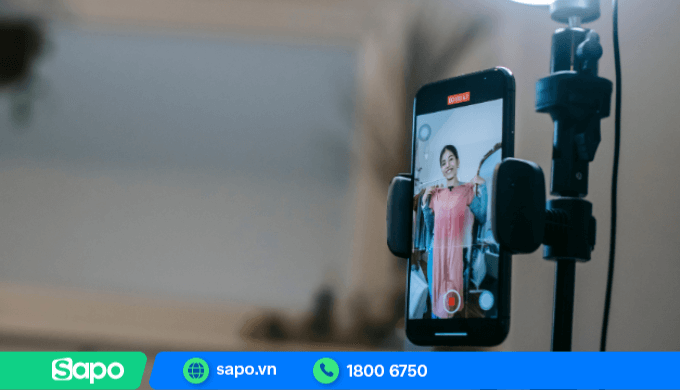 Bí kíp livestream bán hàng thành công từ người nổi tiếng