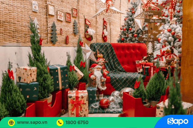 Quán cafe trang trí Noel Khóm coffee