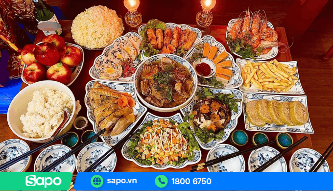 Mâm cúng gia tiên truyền thống