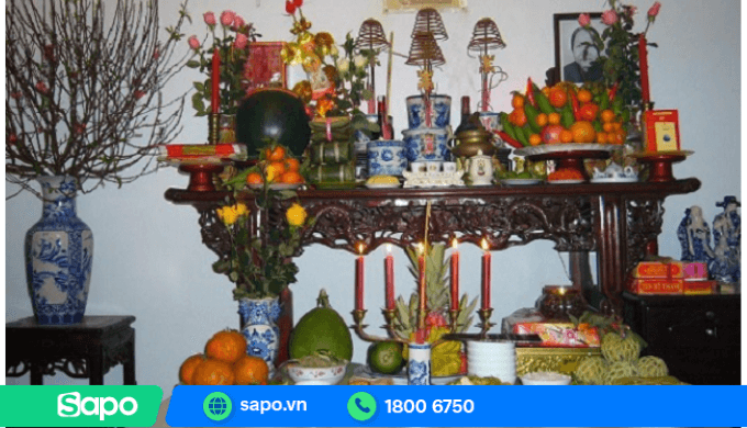Trang trí bàn thờ gia tiên ngày Tết