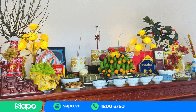 Trang trí bàn thờ gia tiên ngày Tết truyền thống