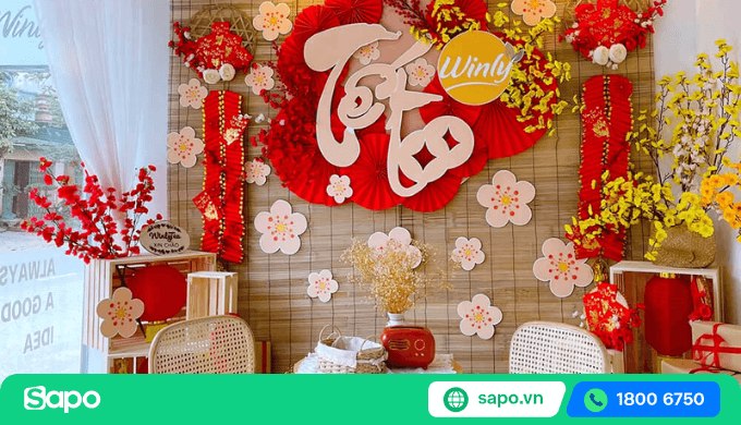 Decor Tết quán cafe bằng mành tre