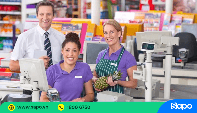 Nhân viên bán hàng siêu thị làm việc theo ca